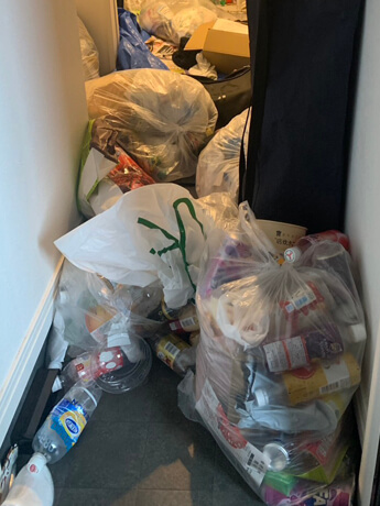 ゴミ屋敷の片付けの作業前